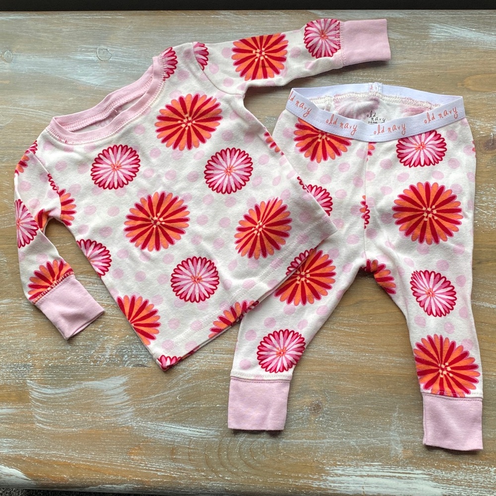 3/$19 Baby Girl Pajama Set ~ Long Sleeves ~ Bonus Items! 3-6 Months